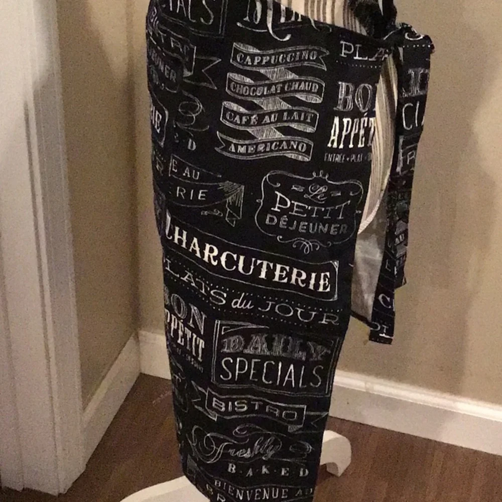 Black Bistro-Print Kitchen Apron - Unbranded